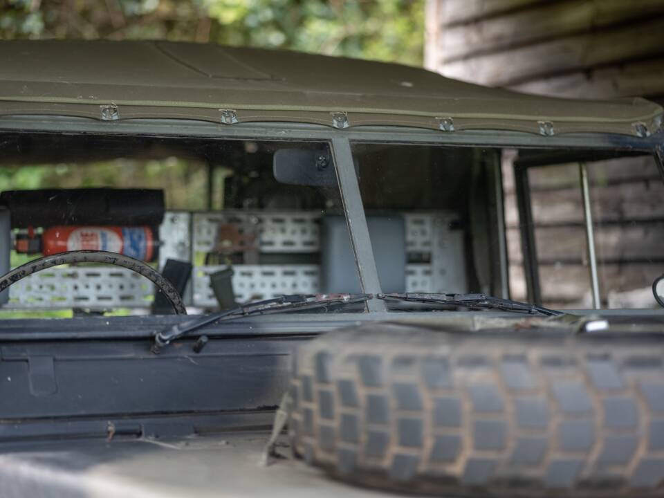 Image 14/50 de Land Rover 88 (1974)