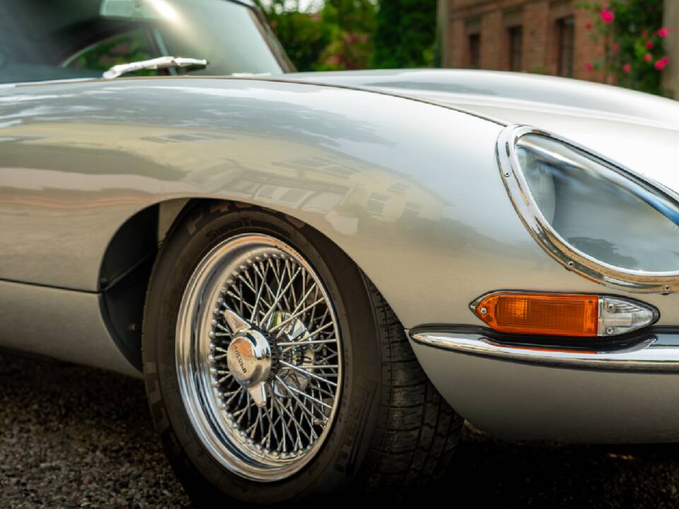 Immagine 3/21 di Jaguar E-Type 4.2 (1965)