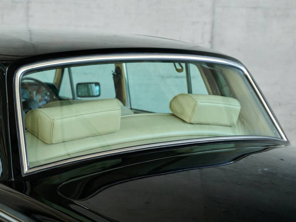 Imagen 17/50 de Rolls-Royce Silver Shadow II (1977)