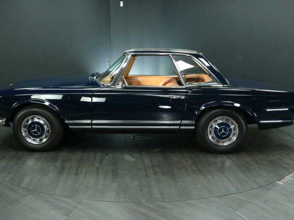 Image 3/30 of Mercedes-Benz 280 SL (1968)
