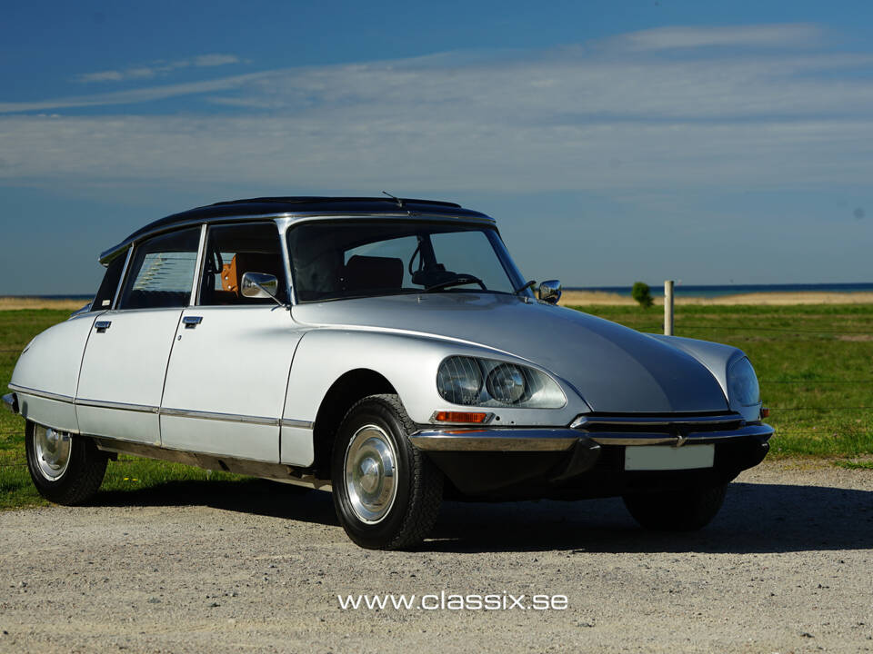 Image 13/24 of Citroën DS 23 IE (1975)