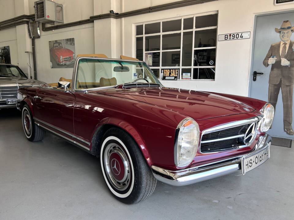 Image 3/40 de Mercedes-Benz 280 SL (1968)