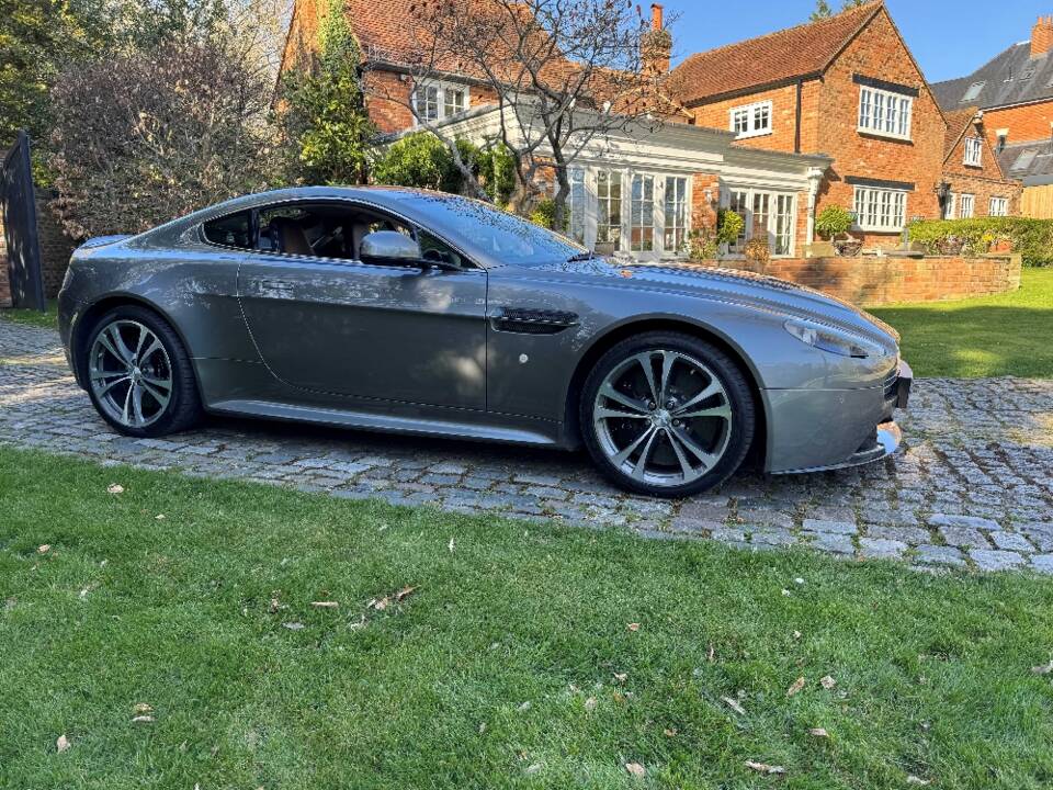Afbeelding 13/49 van Aston Martin V12 Vantage (2009)