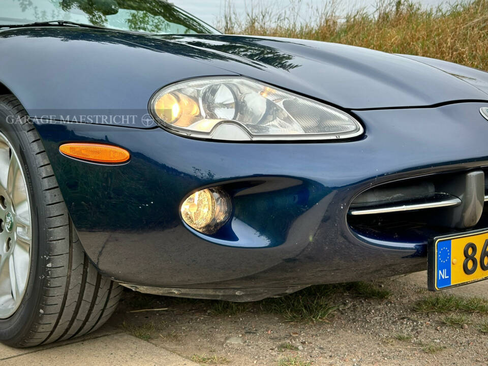 Image 9/100 de Jaguar XK8 4.0 (2000)