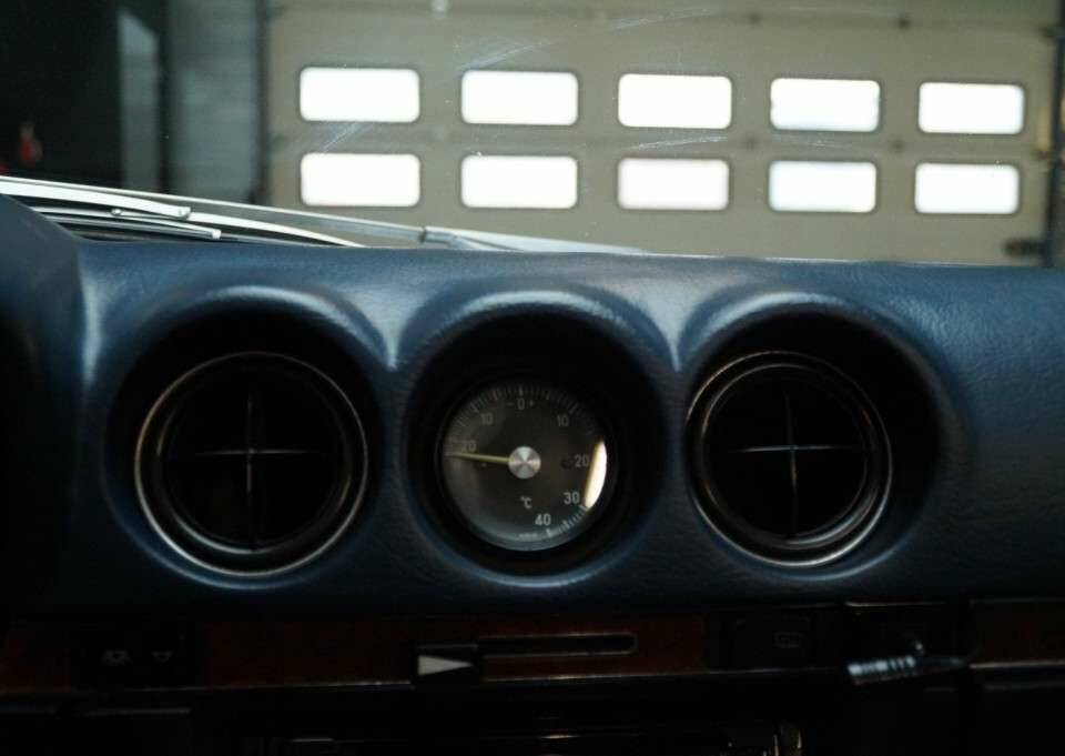 Image 36/41 of Mercedes-Benz 500 SL (1986)