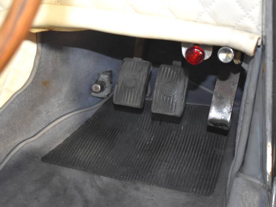 Image 18/65 de Gordon-Keeble GT (1964)