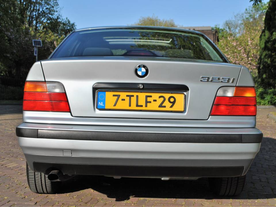 Bild 3/50 von BMW 323i (1996)