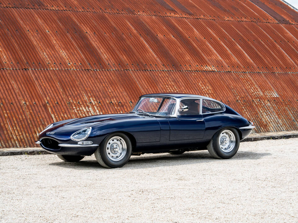 Image 8/39 of Jaguar E-Type &quot;Lightweight&quot; (1962)
