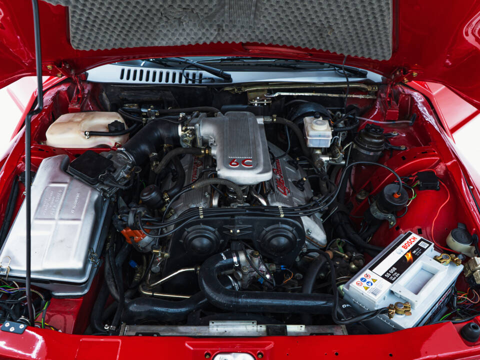 Image 27/48 de Alfa Romeo SZ (1989)