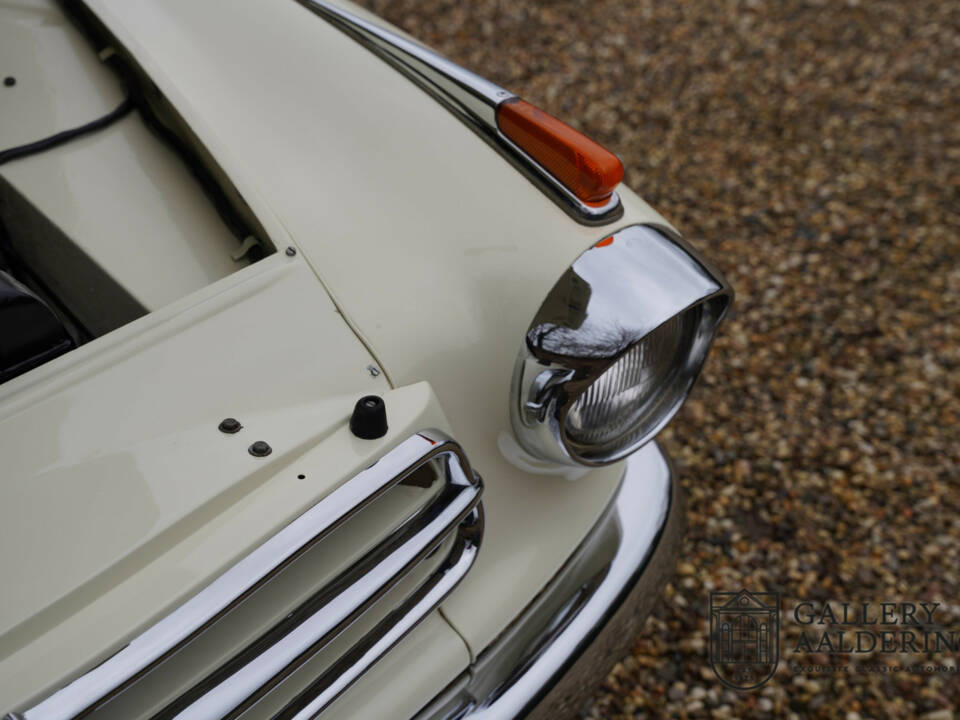 Image 12/50 of Borgward Isabella Coupe (1957)