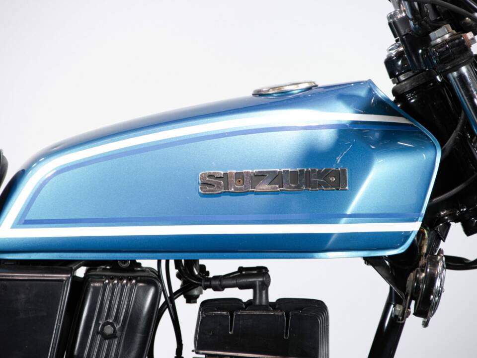 Bild 42/50 von Suzuki GT 125 (1979)