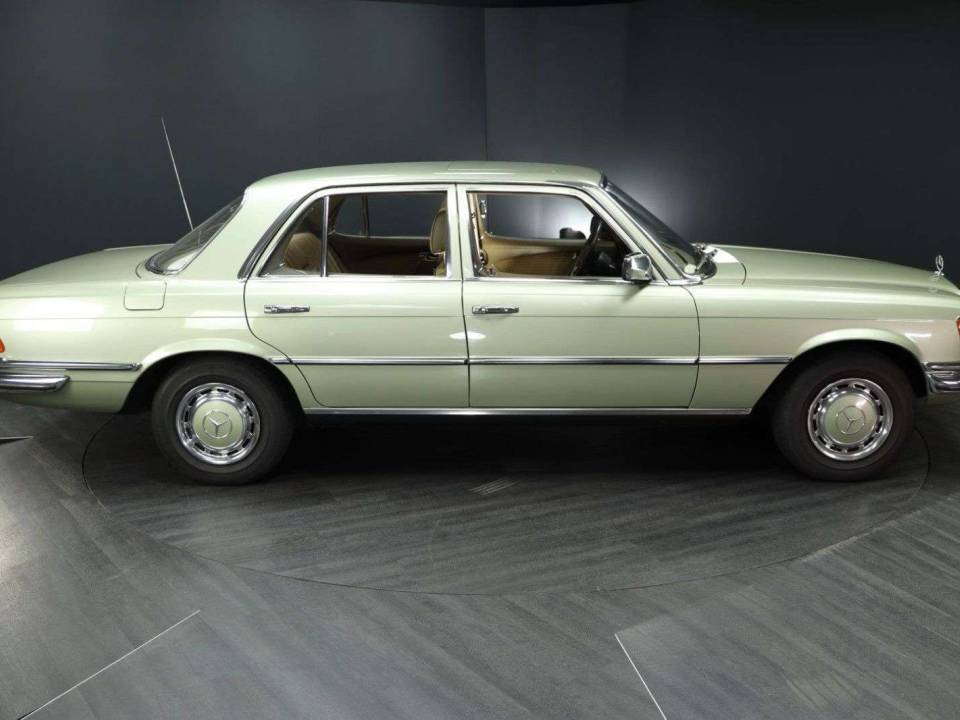 Immagine 7/30 di Mercedes-Benz 280 SE (1978)