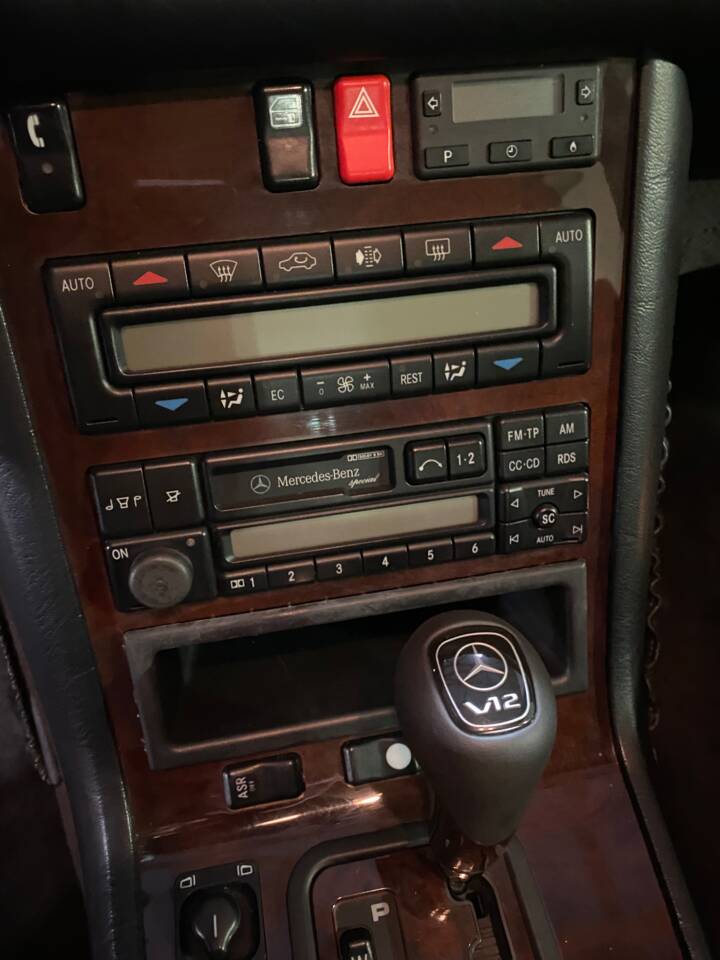 Image 16/49 of Mercedes-Benz S 500 L (1996)