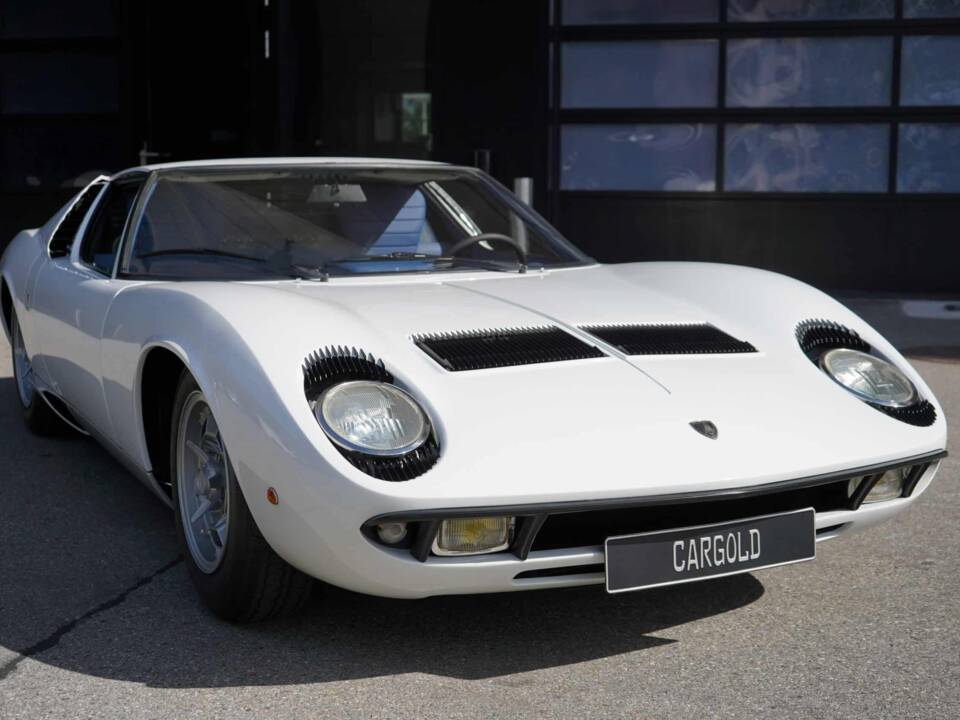 Afbeelding 16/74 van Lamborghini Miura P 400 (1968)