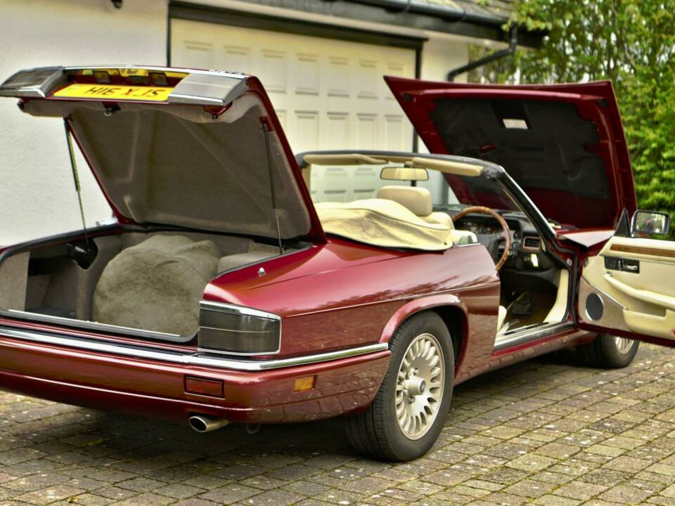 Image 30/50 of Jaguar XJS 5.3 V12 (1995)