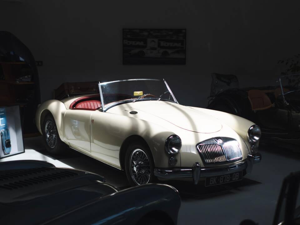 Image 21/22 of MG MGA 1600 (1960)
