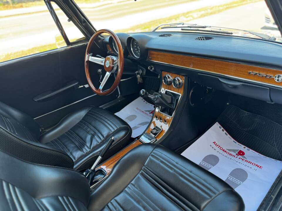 Afbeelding 31/43 van Alfa Romeo 1750 GT Veloce (1970)