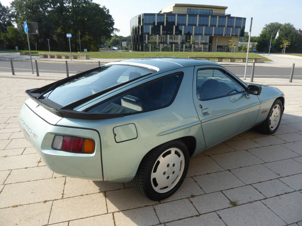 Image 3/7 of Porsche 928 S (1985)
