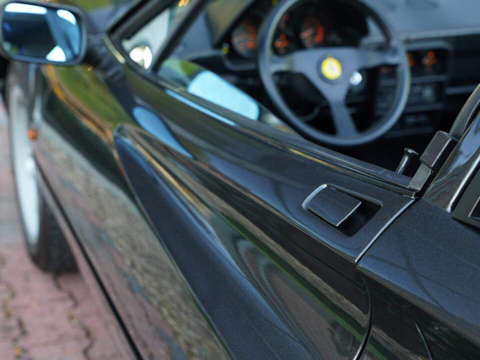 Image 34/50 of Ferrari 328 GTS (1987)