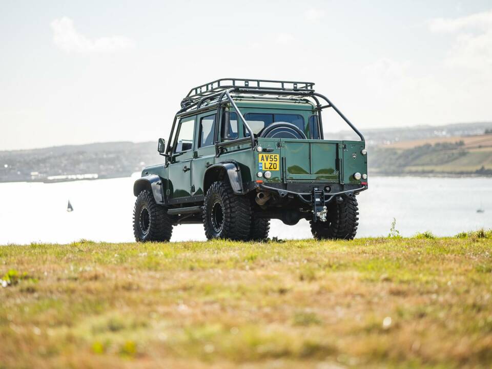 Image 20/31 de Land Rover Defender 110 (2005)