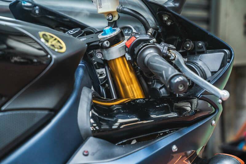 Image 24/46 de Yamaha YZF-R1 (2006)