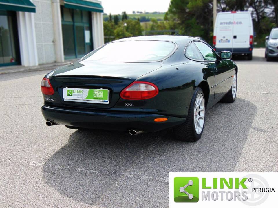 Image 3/9 of Jaguar XKR (1999)