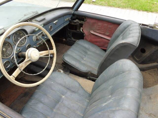 Image 43/54 of Mercedes-Benz 190 SL (1957)