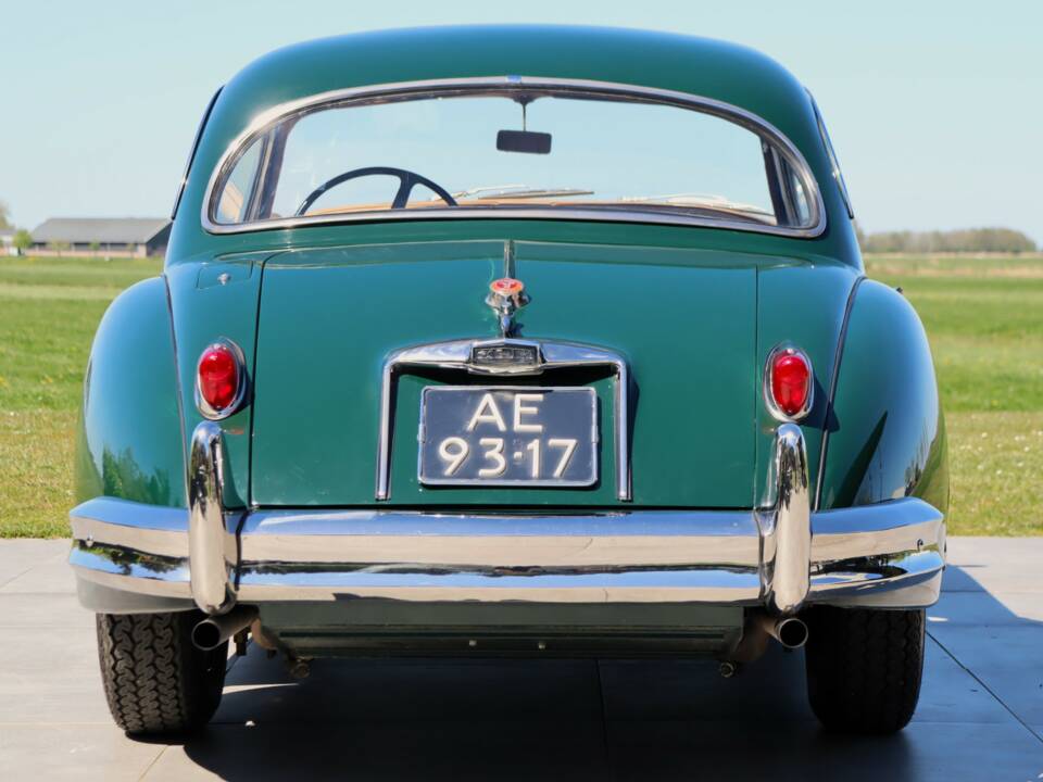 Image 12/50 of Jaguar XK 150 FHC (1959)