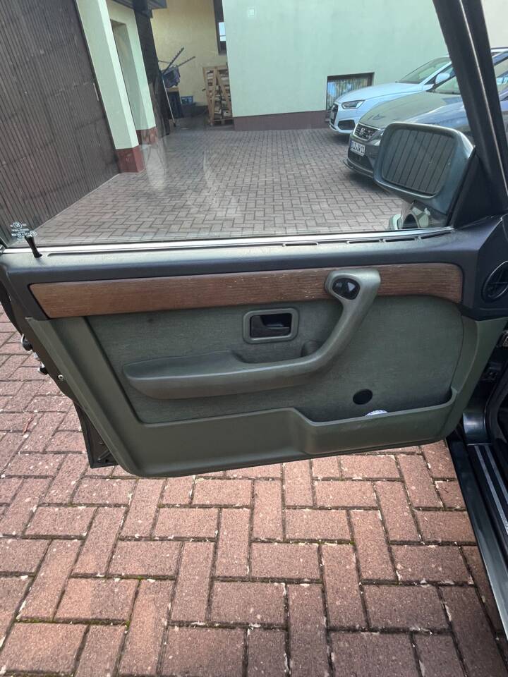 Bild 15/19 von BMW 732i (1984)