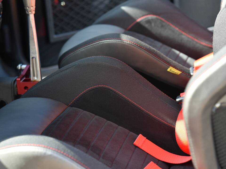 Image 17/21 of Abarth 695 Biposto (2016)