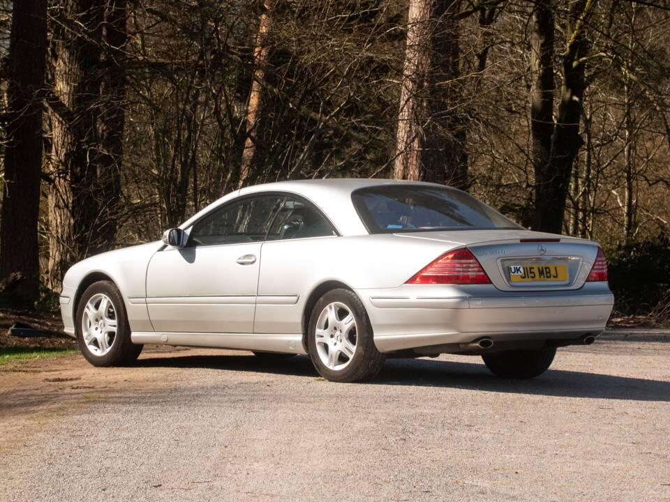 Image 39/50 of Mercedes-Benz CL 500 (2002)