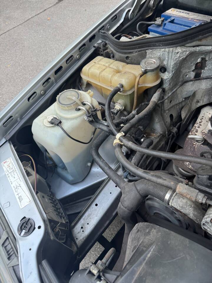 Image 31/32 of Mercedes-Benz 230 E (1987)