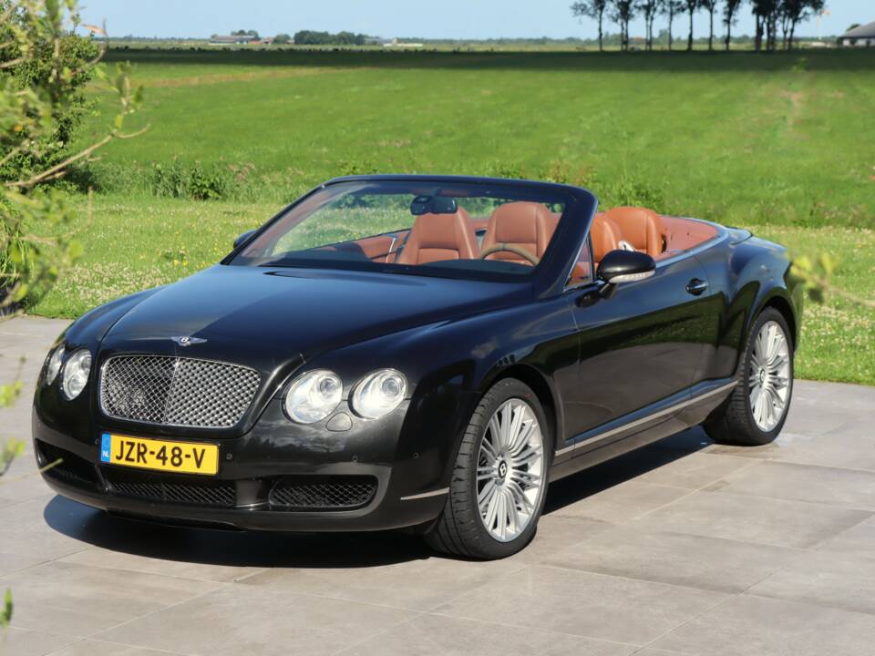 Bild 29/50 von Bentley Continental GTC (2007)