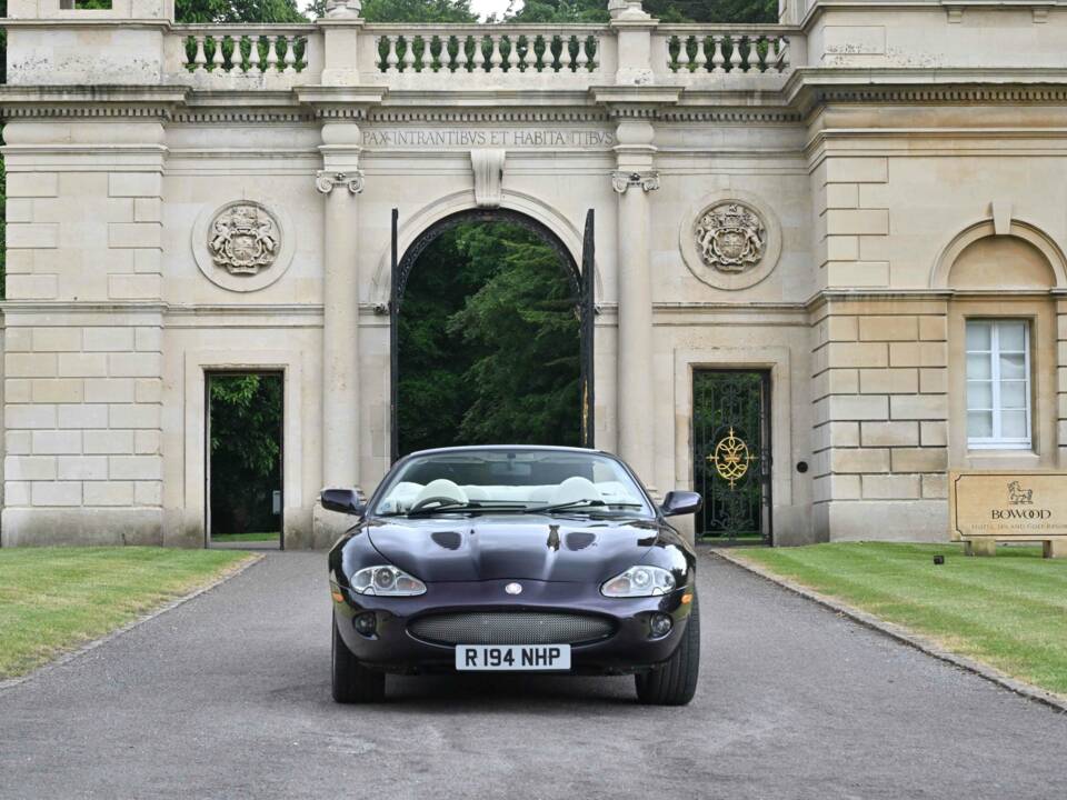Afbeelding 20/50 van Jaguar XKR (1998)