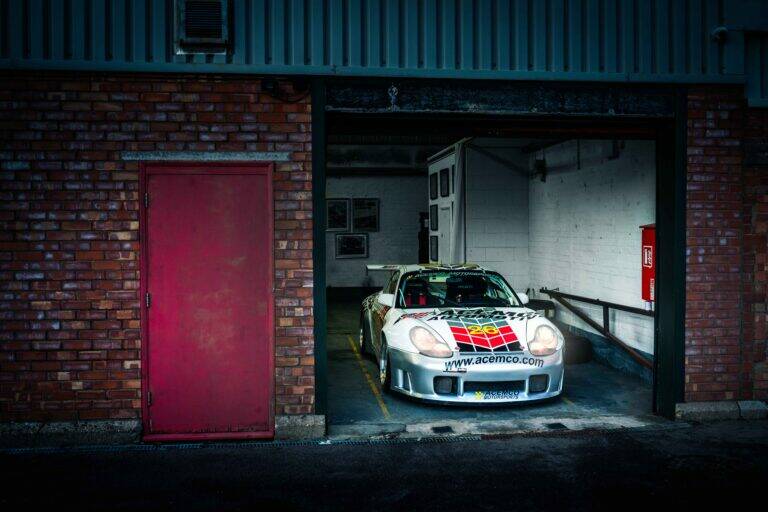 Immagine 58/60 di Porsche 911 GT3 RS (2002)