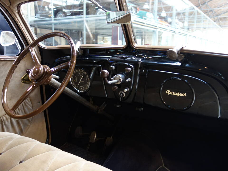 Afbeelding 21/33 van Peugeot 402 B (1936)