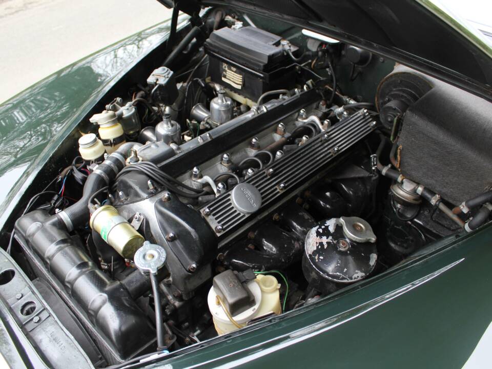 Image 16/20 of Jaguar S-Type 3.4 (1968)