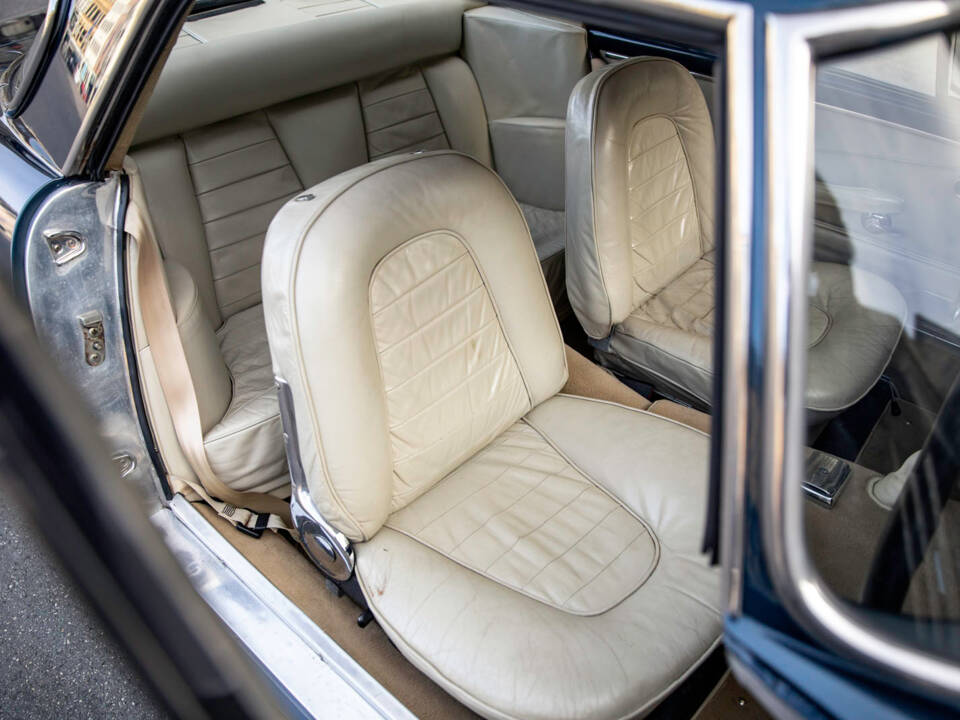 Image 54/58 of Maserati 3500 GTI Touring (1963)
