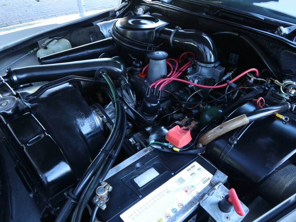 Image 21/50 of Citroën DS 20 Pallas (1971)