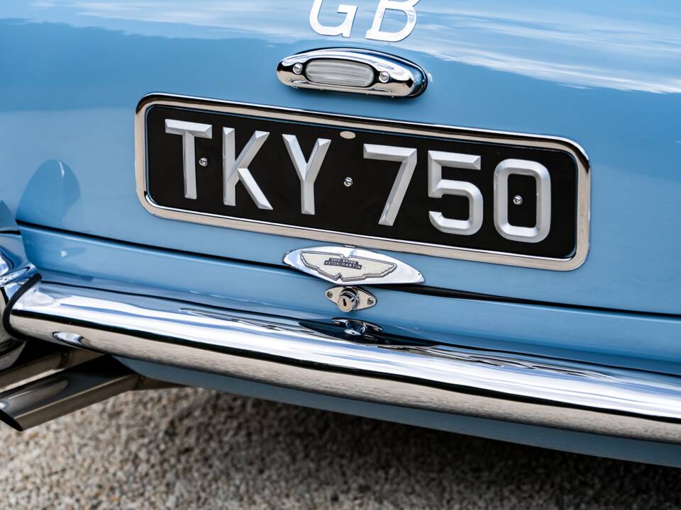 Image 45/56 of Aston Martin DB 4 (1960)