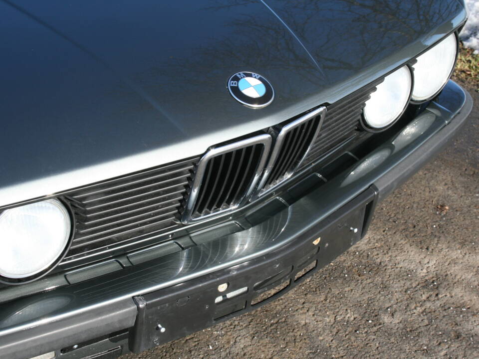 Image 6/65 of BMW 520i (1987)