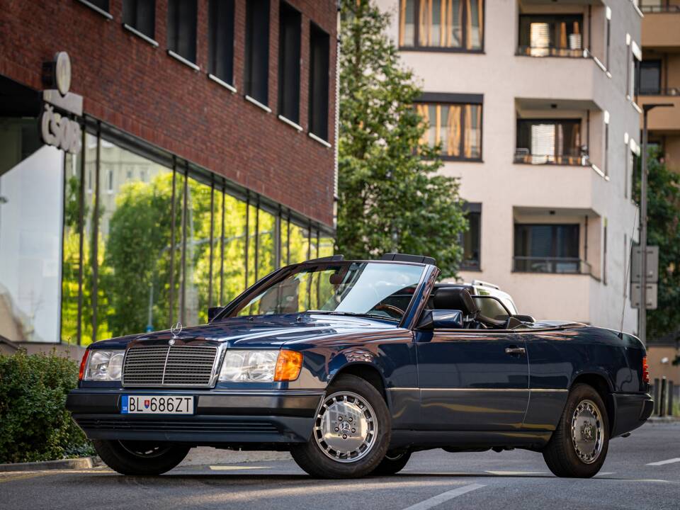 Obraz 6/50 pojazdu Mercedes-Benz 300 CE-24 (1992)