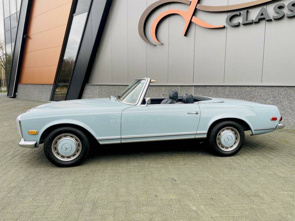 Image 9/36 of Mercedes-Benz 280 SL (1969)