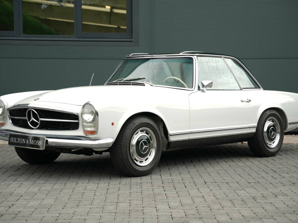 Image 4/50 de Mercedes-Benz 280 SL (1968)