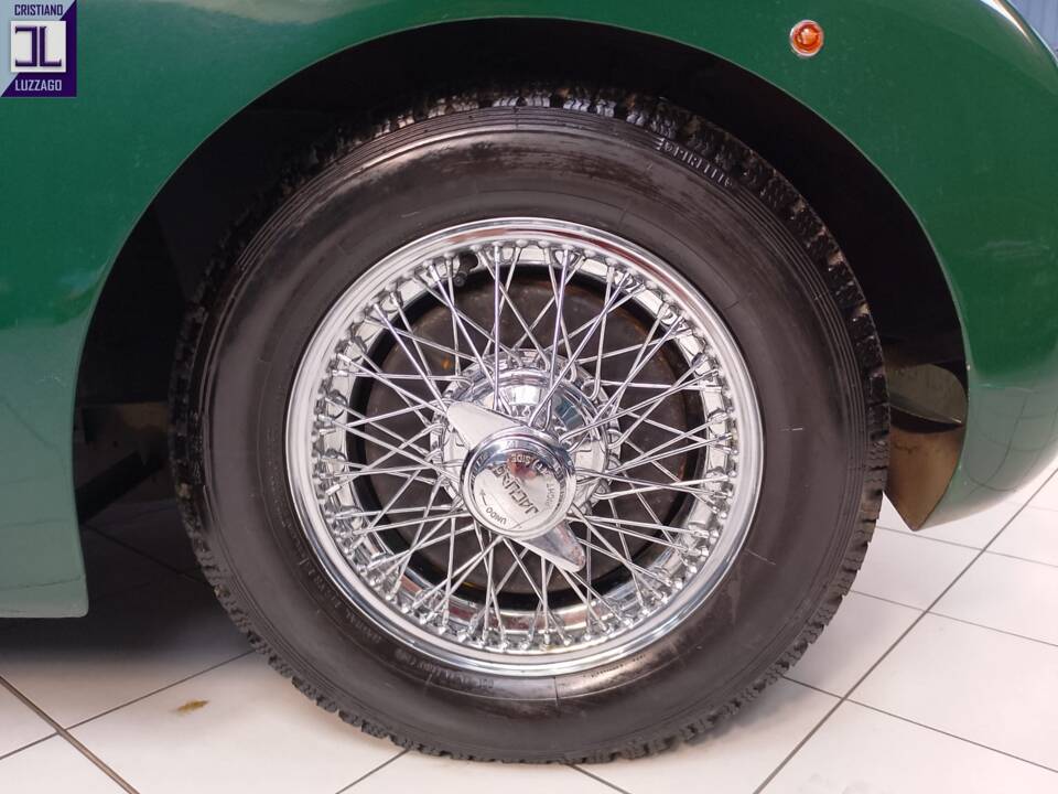 Image 45/57 of Jaguar XK 120 SE OTS (1953)