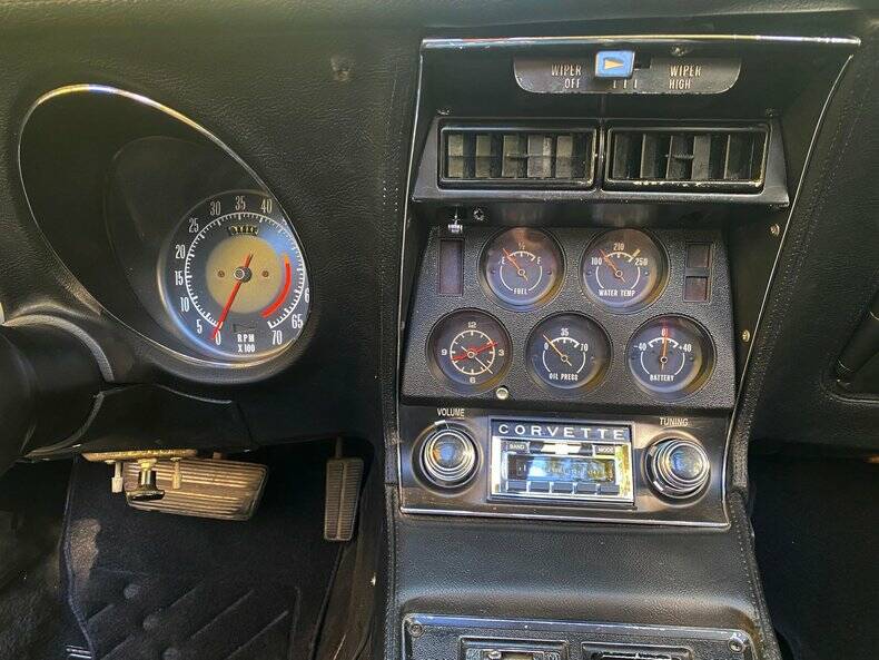 Image 30/50 of Chevrolet Corvette Stingray (1972)