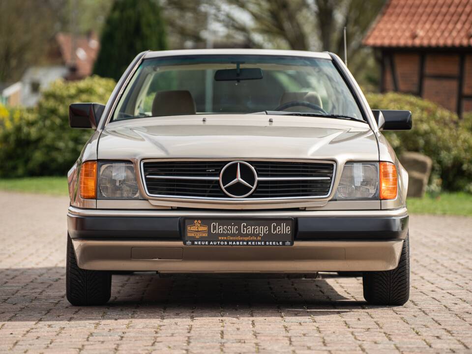 Afbeelding 6/63 van Mercedes-Benz 230 CE (1988)