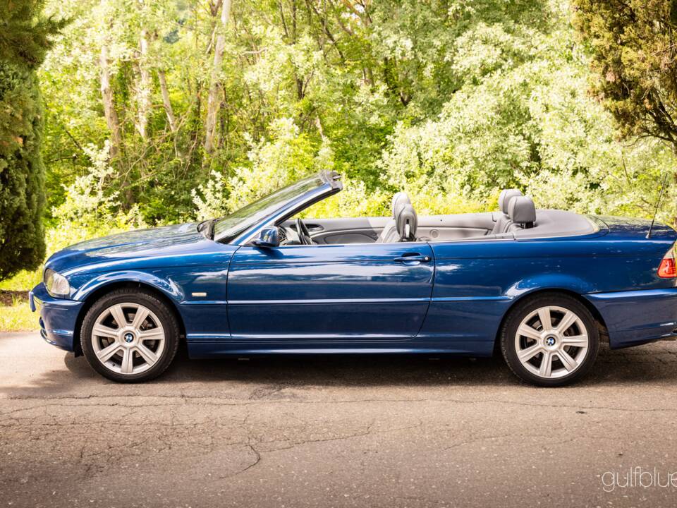 Image 4/56 of BMW 323Ci (2000)
