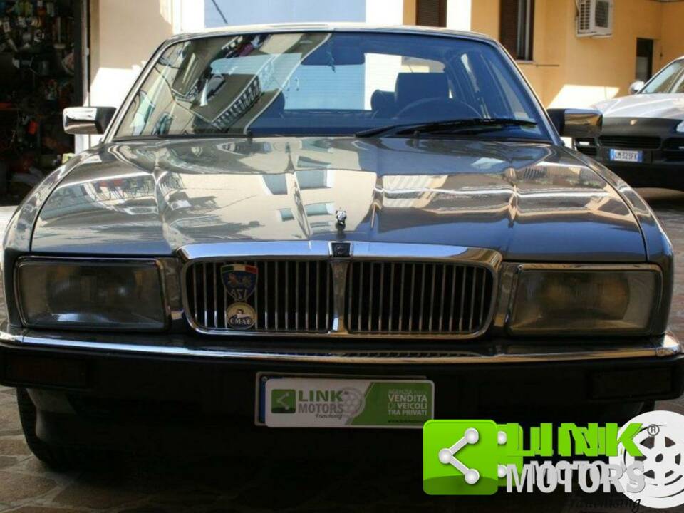 Image 5/10 de Jaguar Sovereign 2.9 (1989)