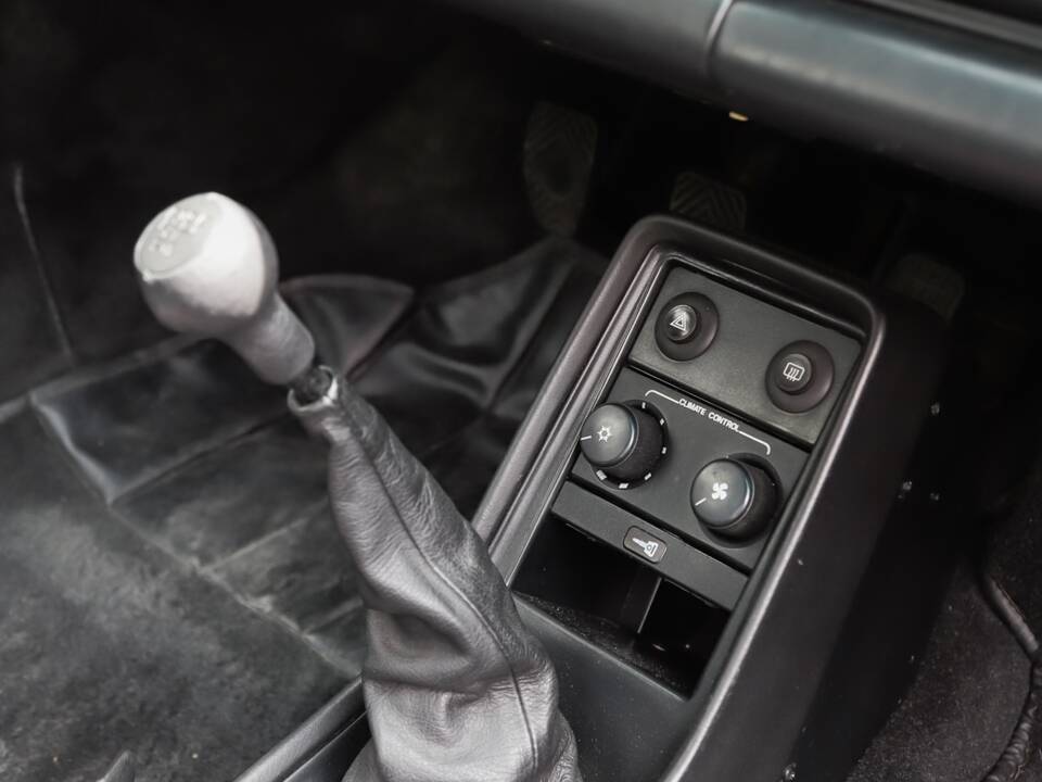 Image 47/108 de Porsche 911 Carrera 3.2 (1989)